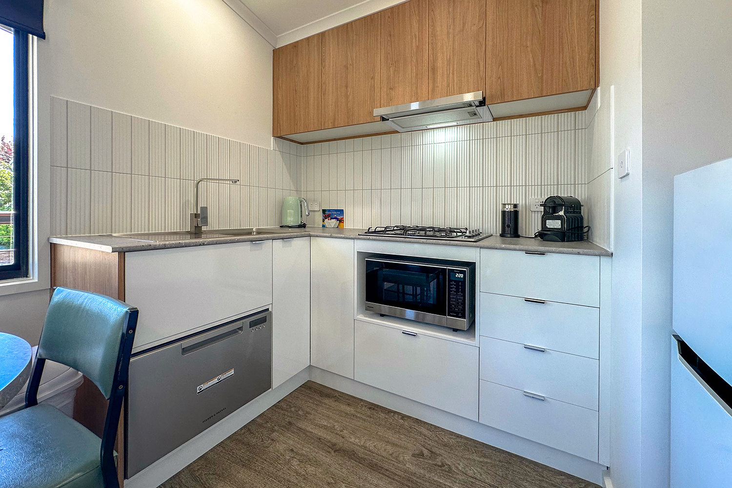 All Seasons Houseboats