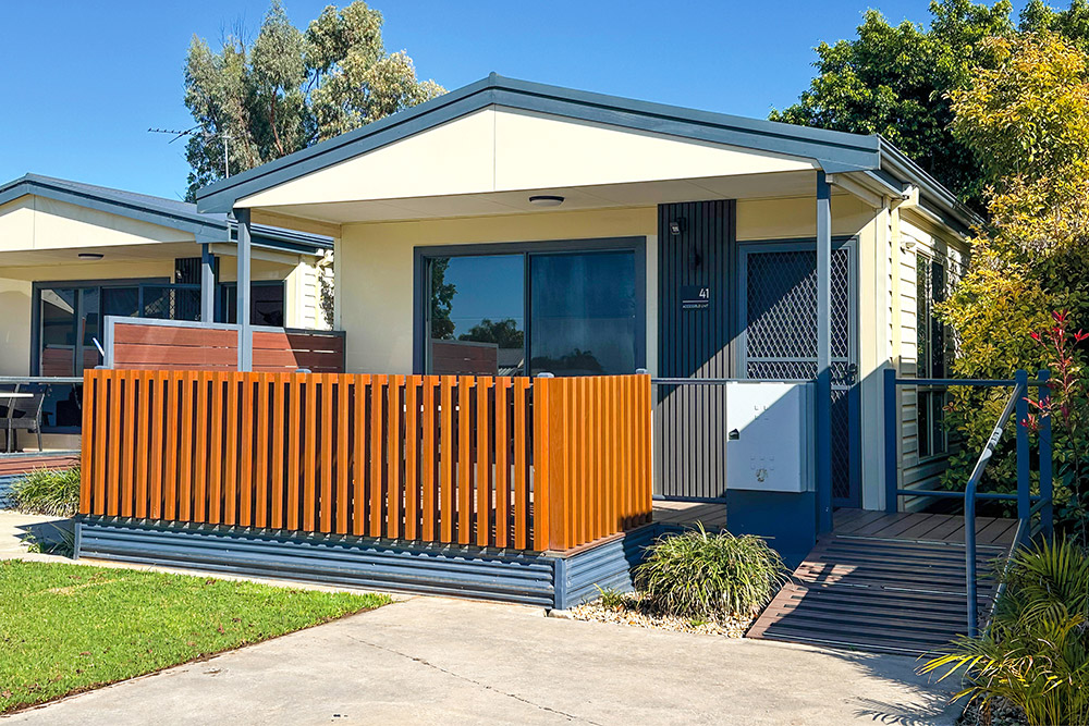 All Seasons Houseboats