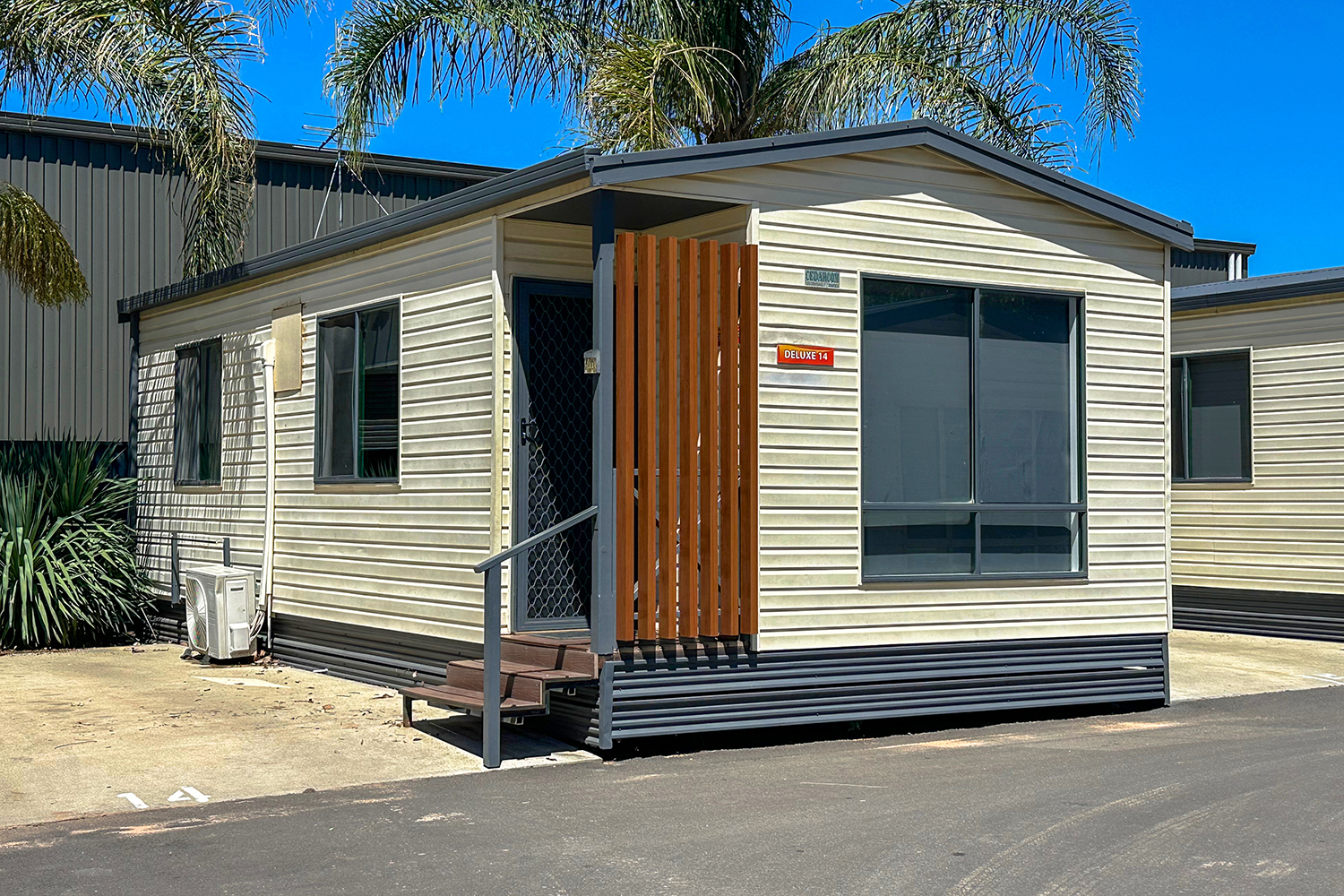 All Seasons Houseboats